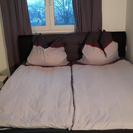 Berlin - Schoenefeld Gruene Wohnung Dış mekan fotoğraf