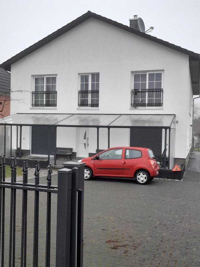 Berlin - Schoenefeld Gruene Wohnung Dış mekan fotoğraf